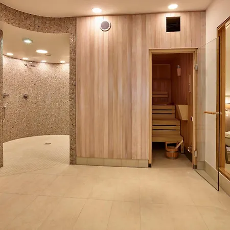 Anna Duene Anna Duene 0-11 Apartment *